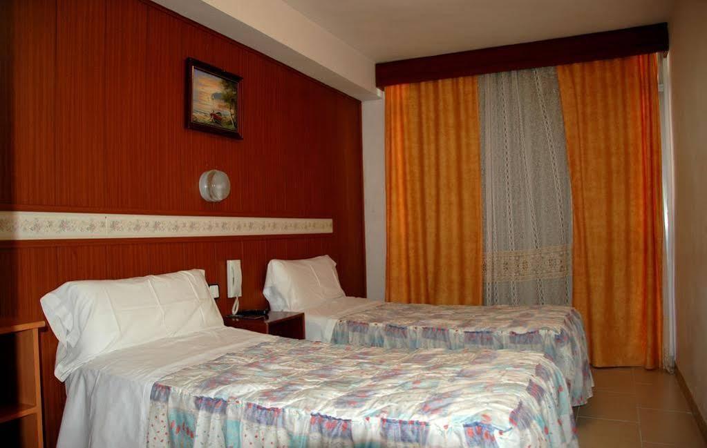 Pension Venecia Salou Buitenkant foto