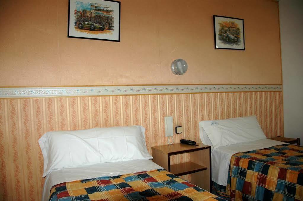Pension Venecia Salou Buitenkant foto