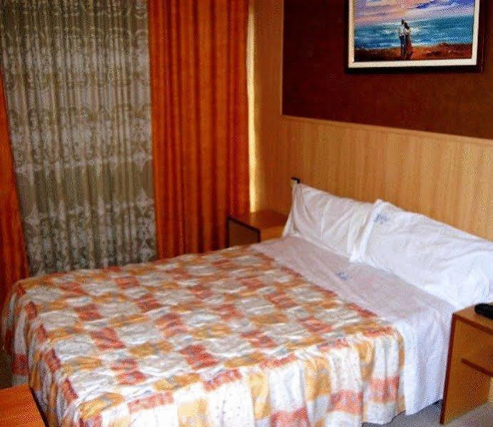 Pension Venecia Salou Buitenkant foto